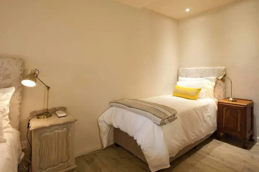 Vineyard Suite Kuils River 3*,